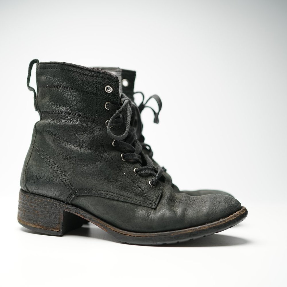 Vera Wang Lavender Black Boots